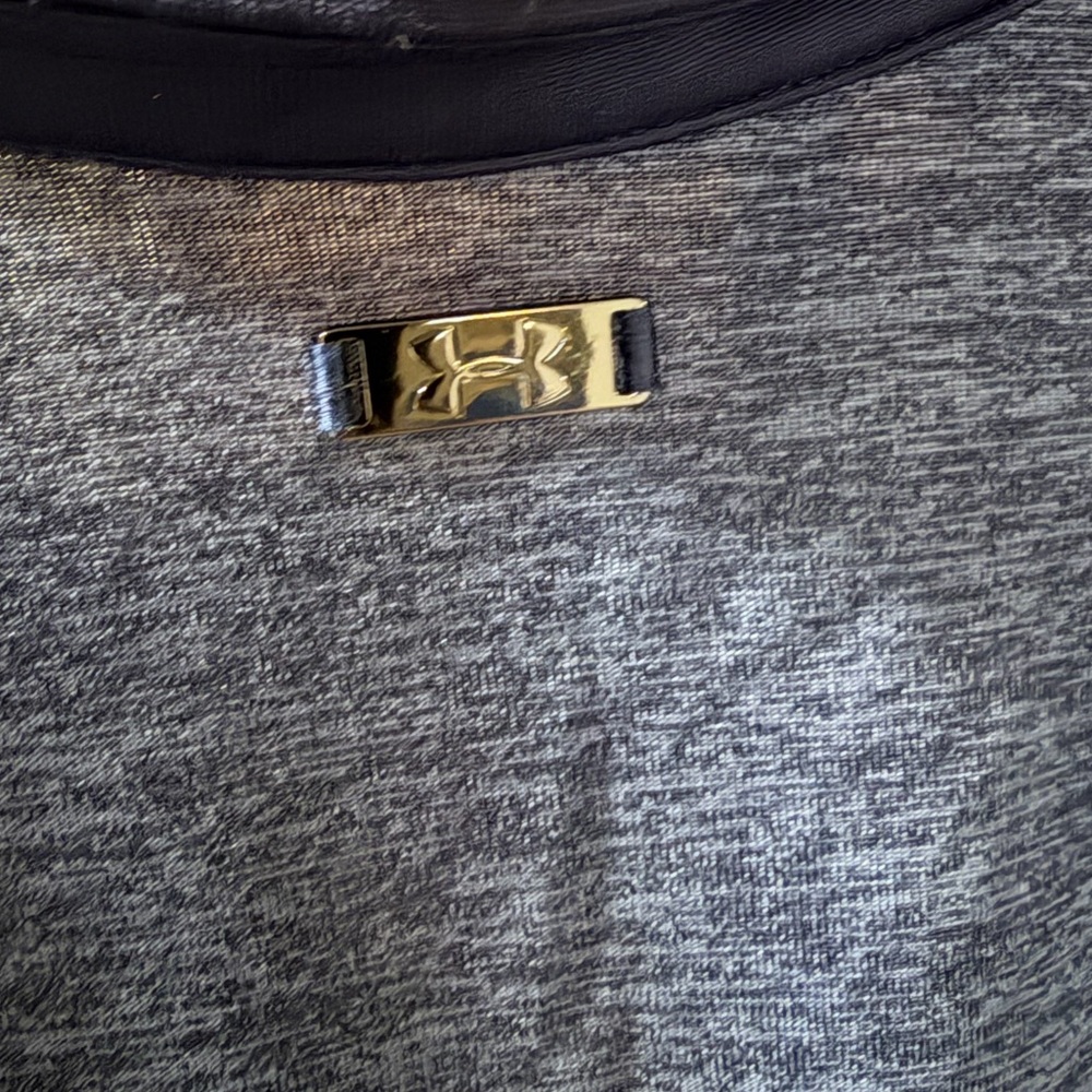 Under Armour Dark Gray Fitted Shirt - Picture 4 of 4
